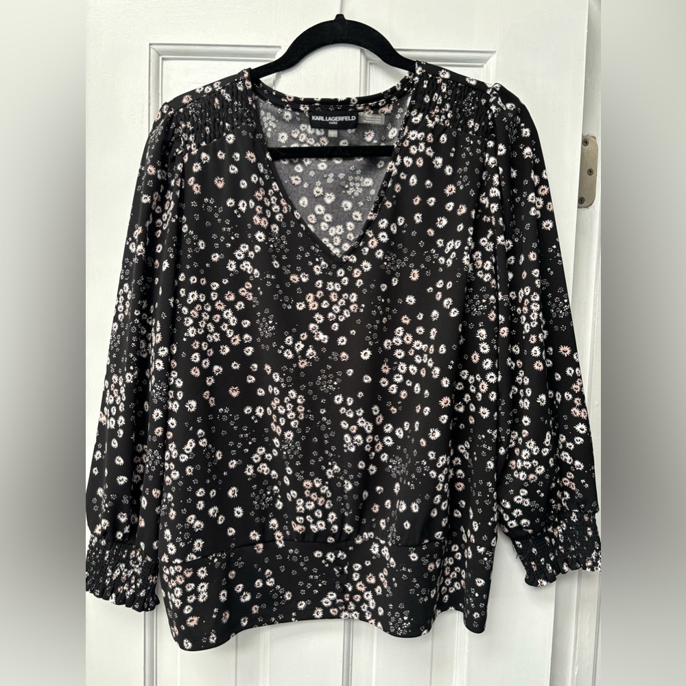 Karl Lagerfeld Paris Boyd Vneck jersey knit top size L